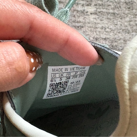 Adidas green sambas size 6.5 - Picture 6 of 7